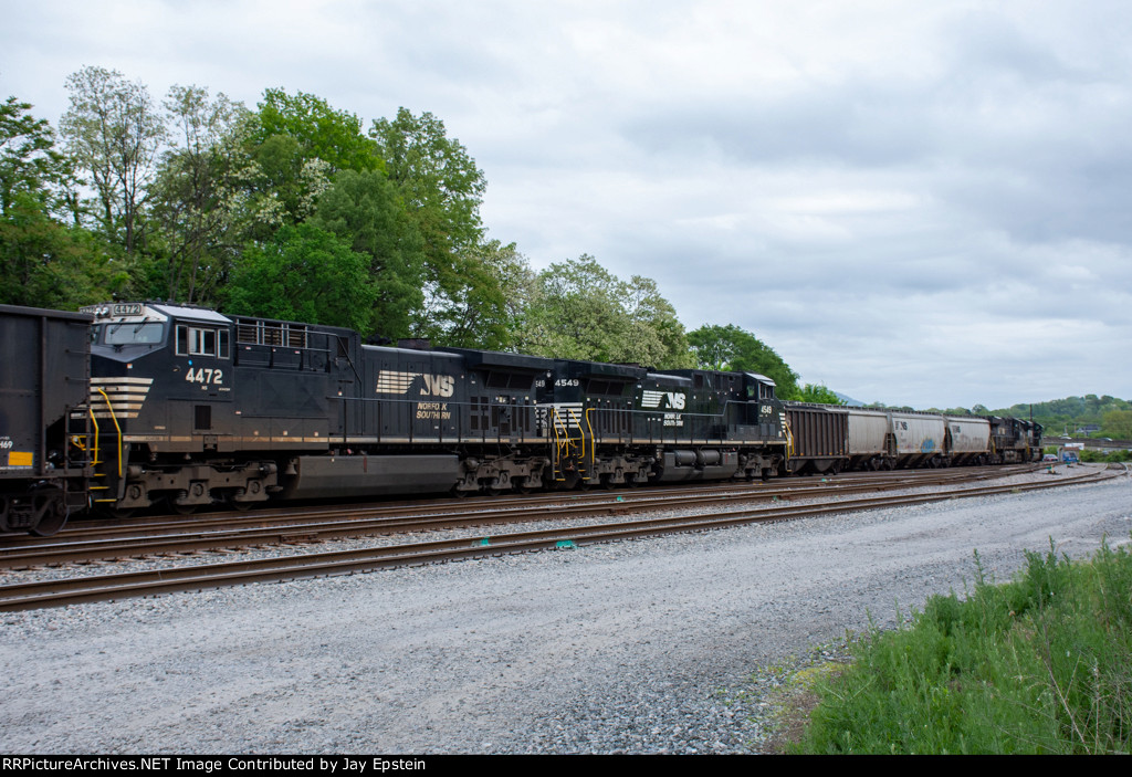 Grain and Coal wait to leave for points East